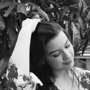 Meet your Posher, Gabriela